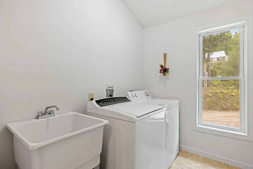 154 Bell Road Plymouth NH 03264