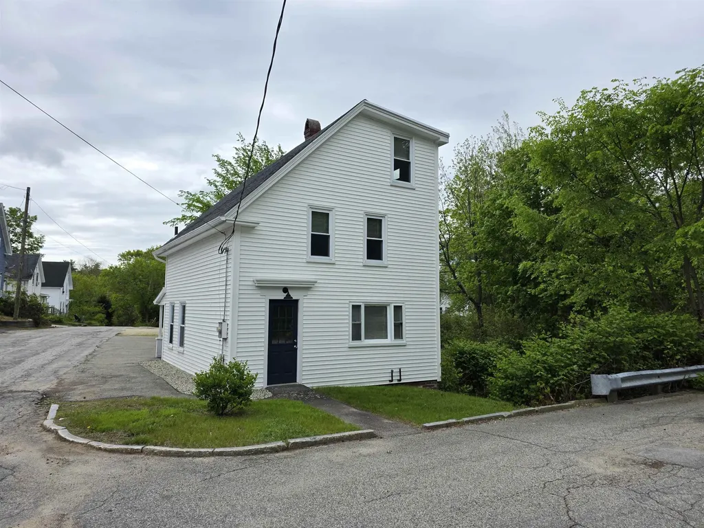 11 Bunker Street Farmington NH 03835