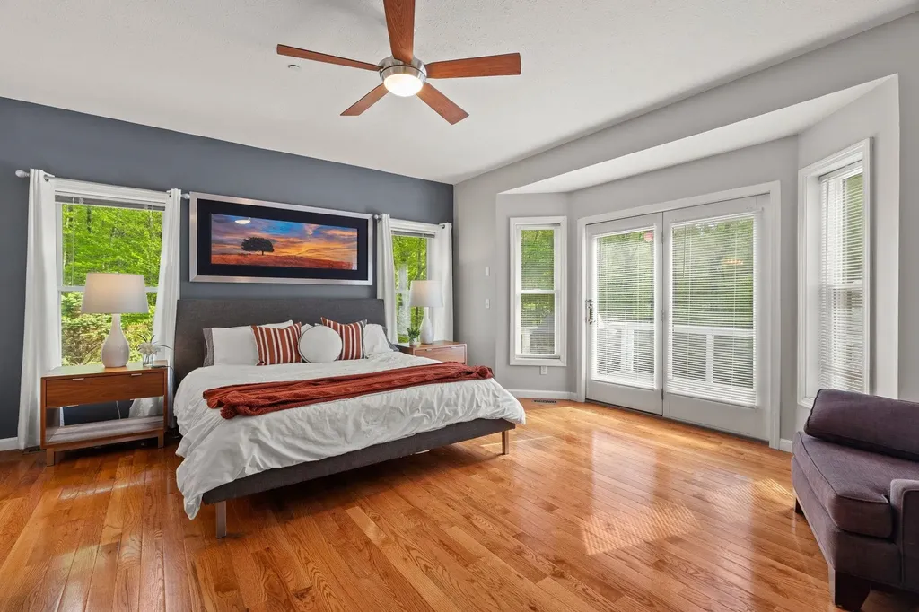 7 Danbury Court Londonderry NH 03053