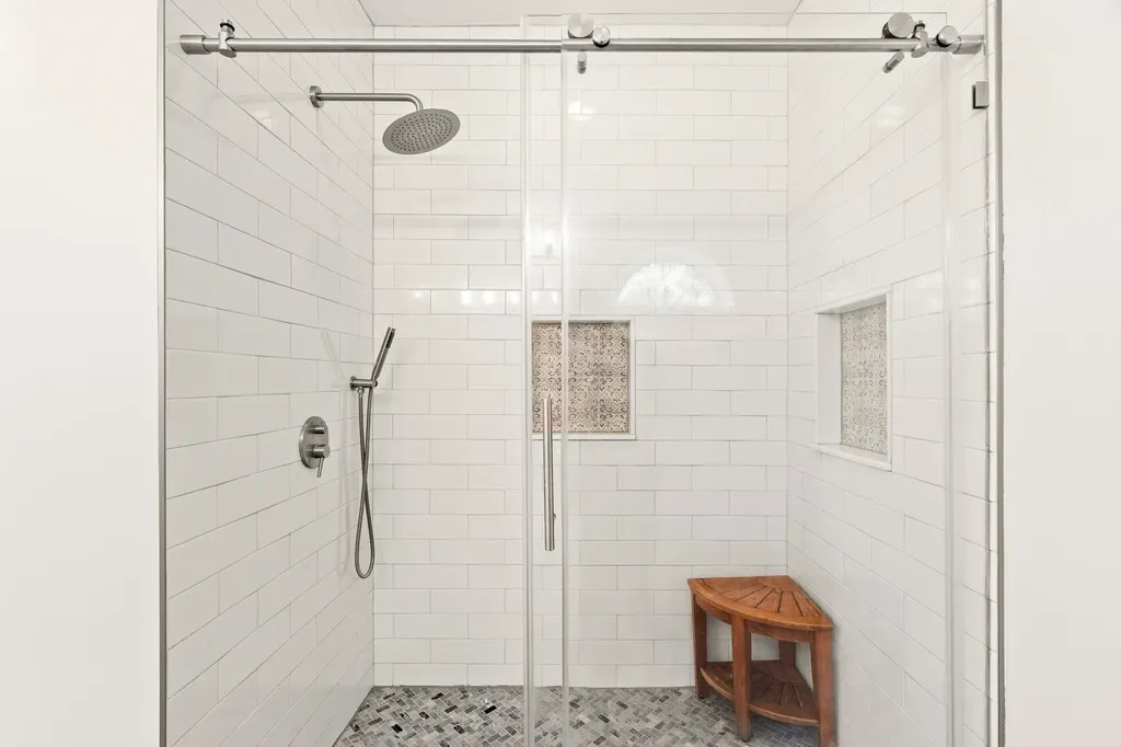 7 Danbury Court Londonderry NH 03053