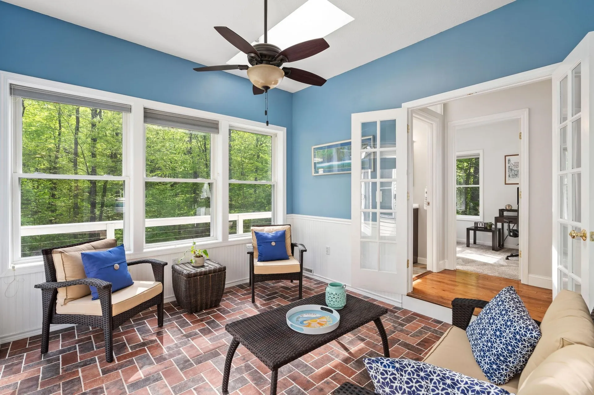 7 Danbury Court Londonderry NH 03053