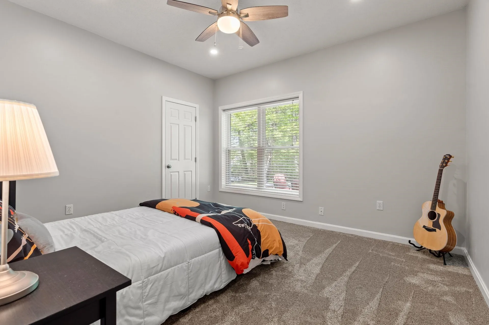 7 Danbury Court Londonderry NH 03053