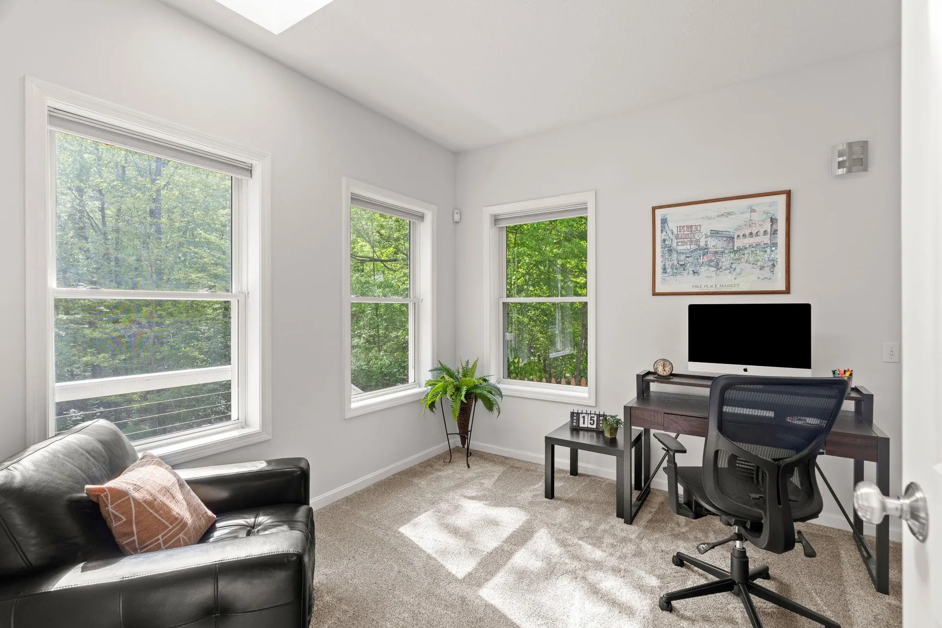 7 Danbury Court Londonderry NH 03053