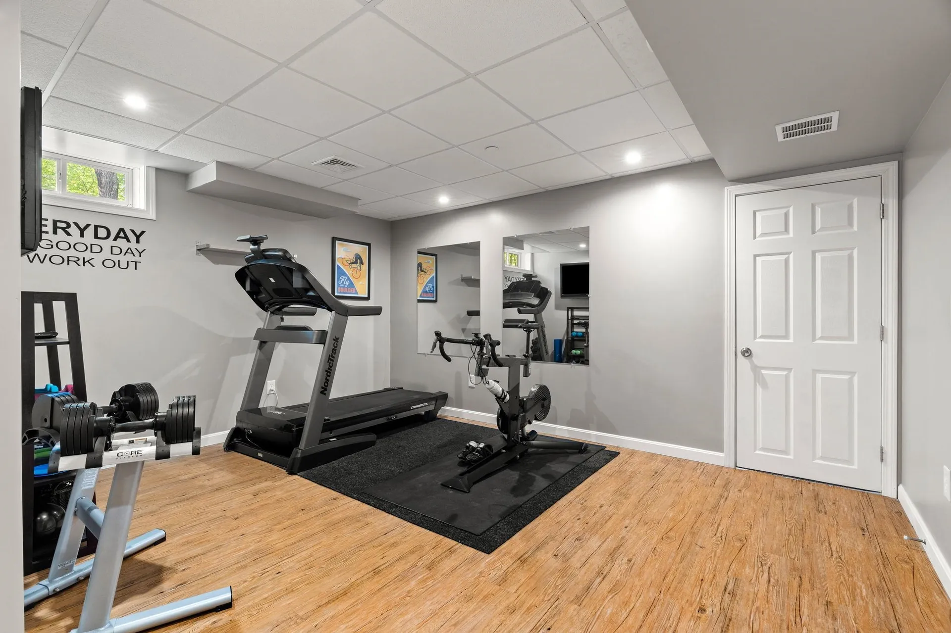 7 Danbury Court Londonderry NH 03053