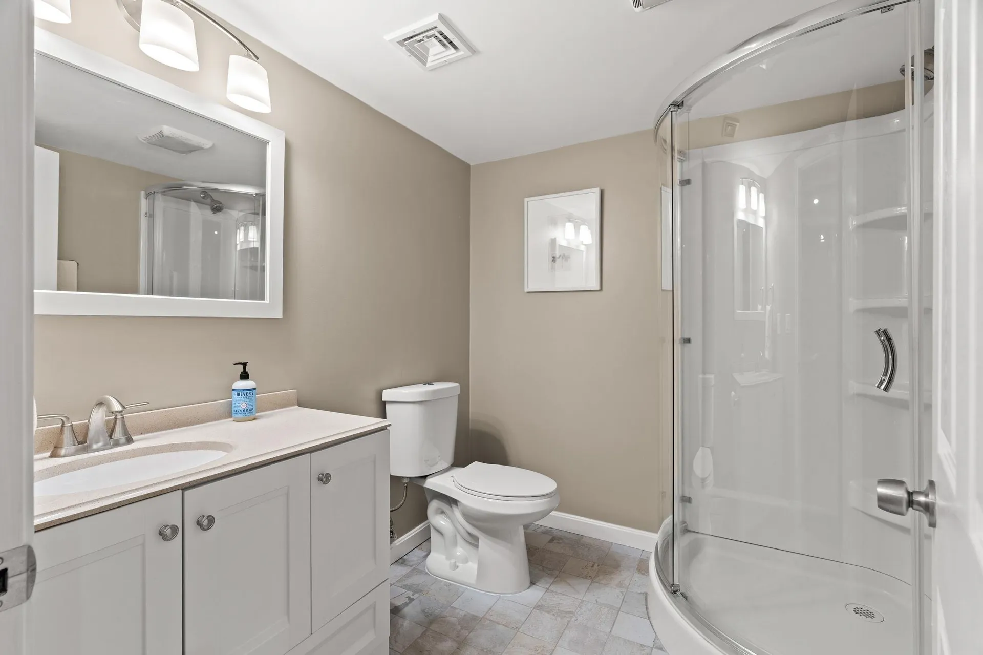 7 Danbury Court Londonderry NH 03053