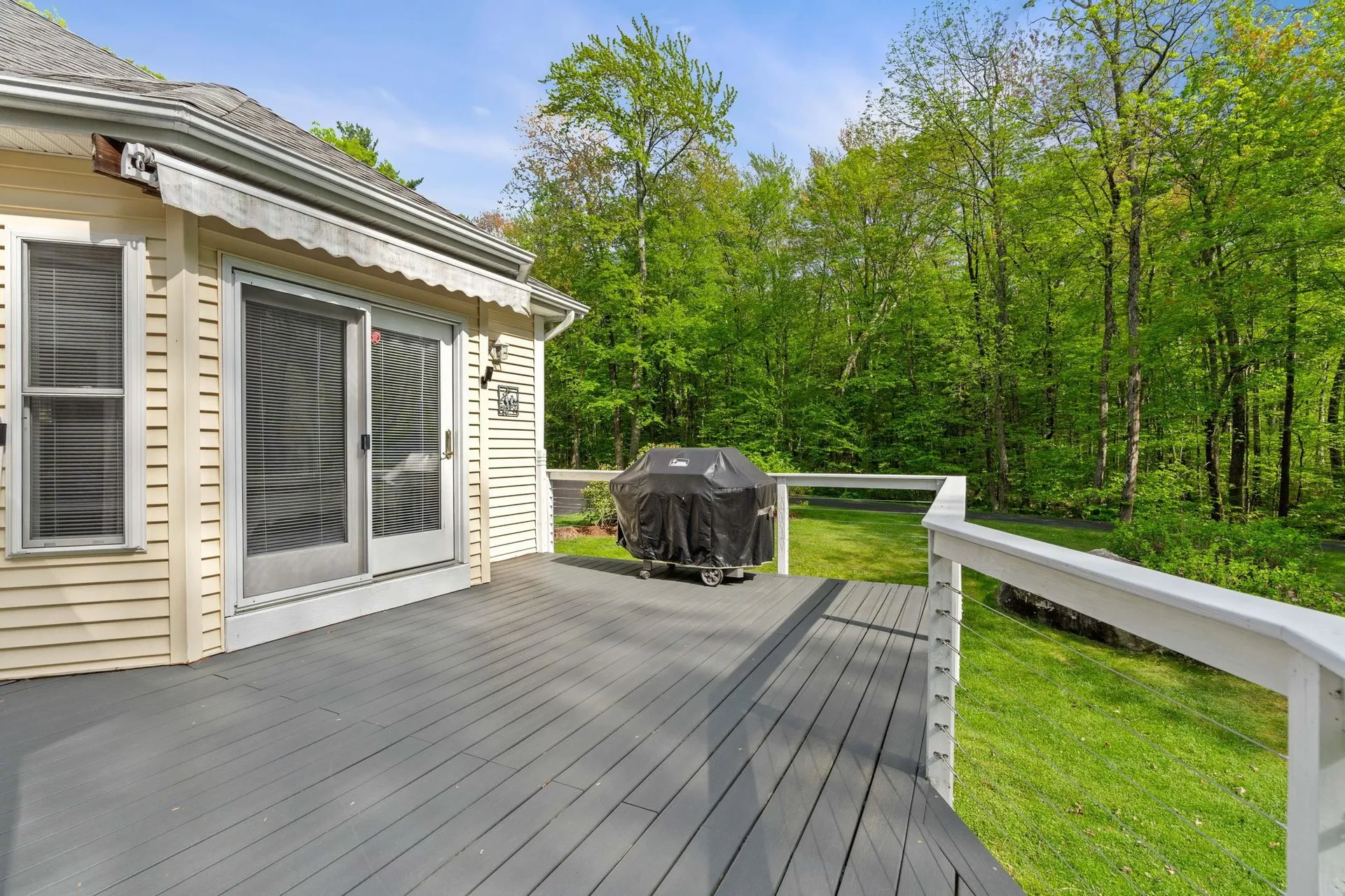 7 Danbury Court Londonderry NH 03053