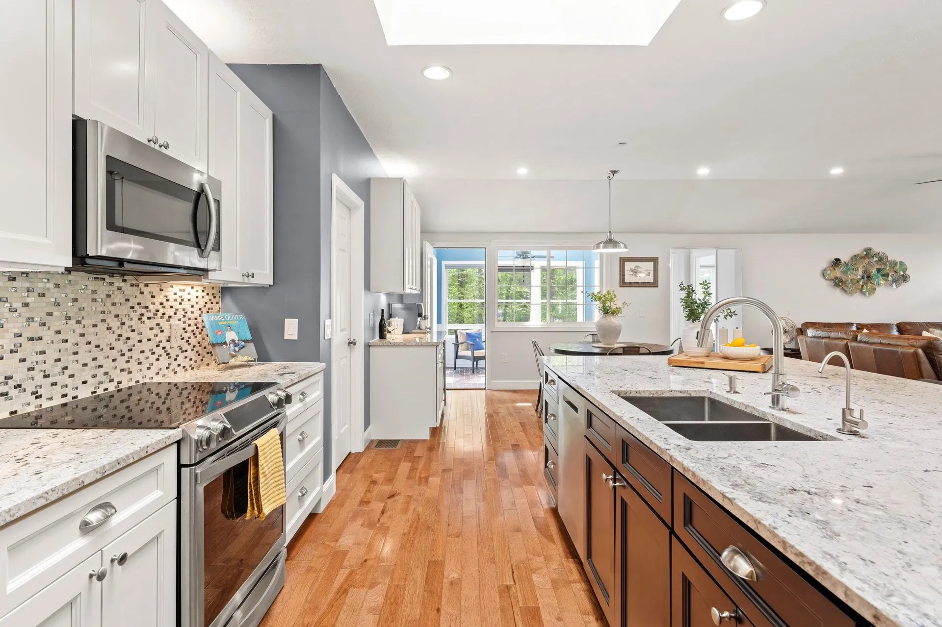 7 Danbury Court Londonderry NH 03053