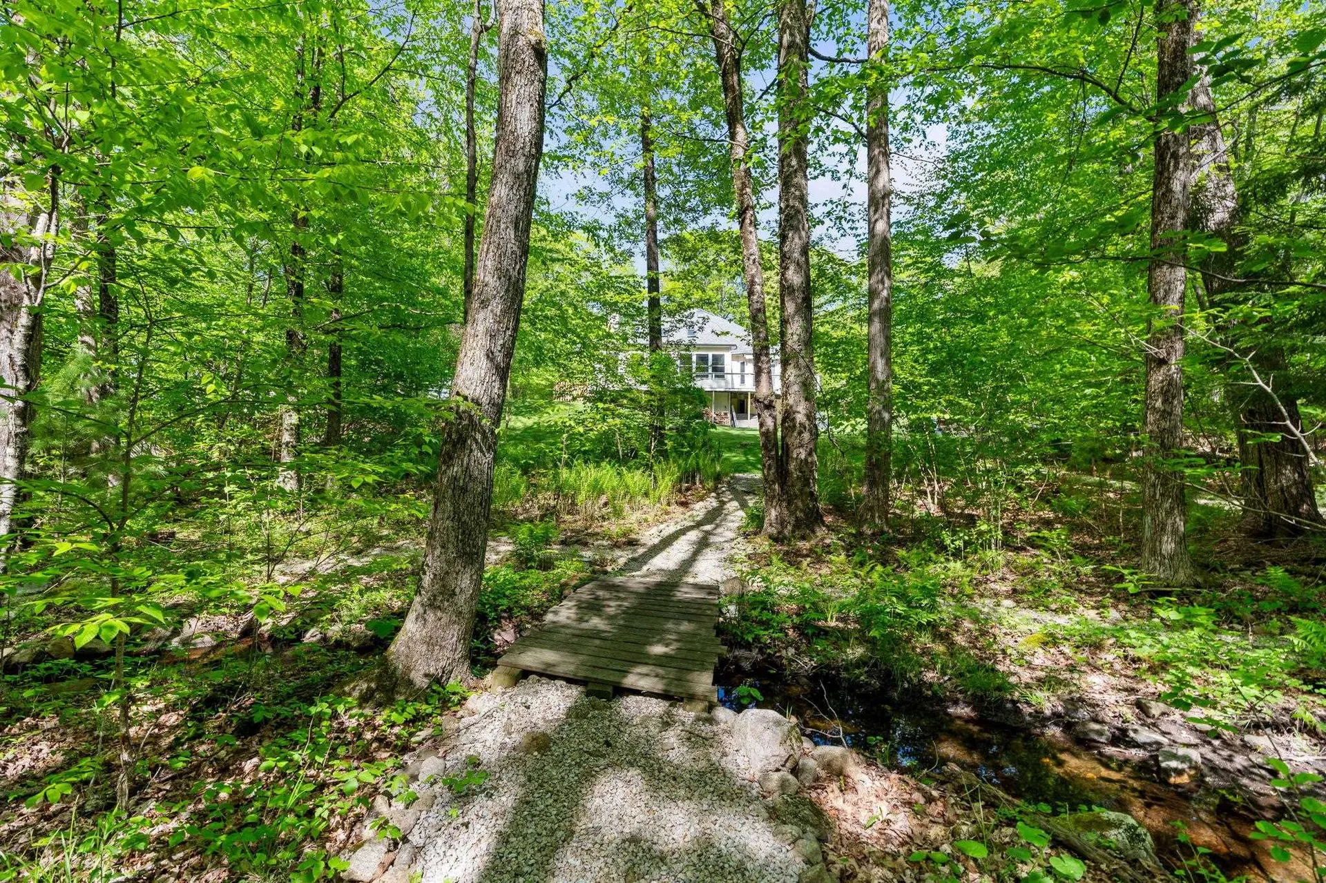 7 Danbury Court Londonderry NH 03053