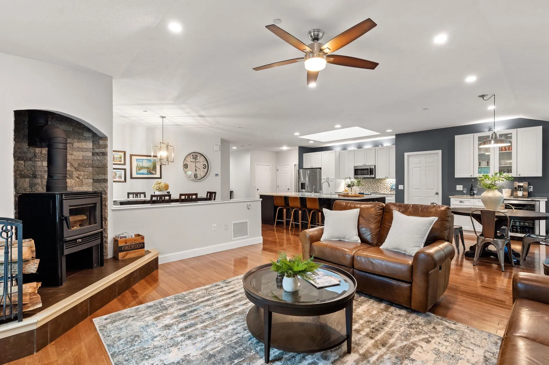 7 Danbury Court Londonderry NH 03053