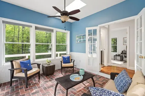 7 Danbury Court Londonderry NH 03053