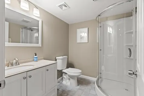 7 Danbury Court Londonderry NH 03053