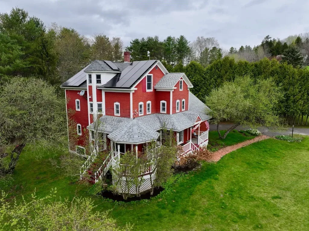 421 Farmer Drive St. Johnsbury VT 05819