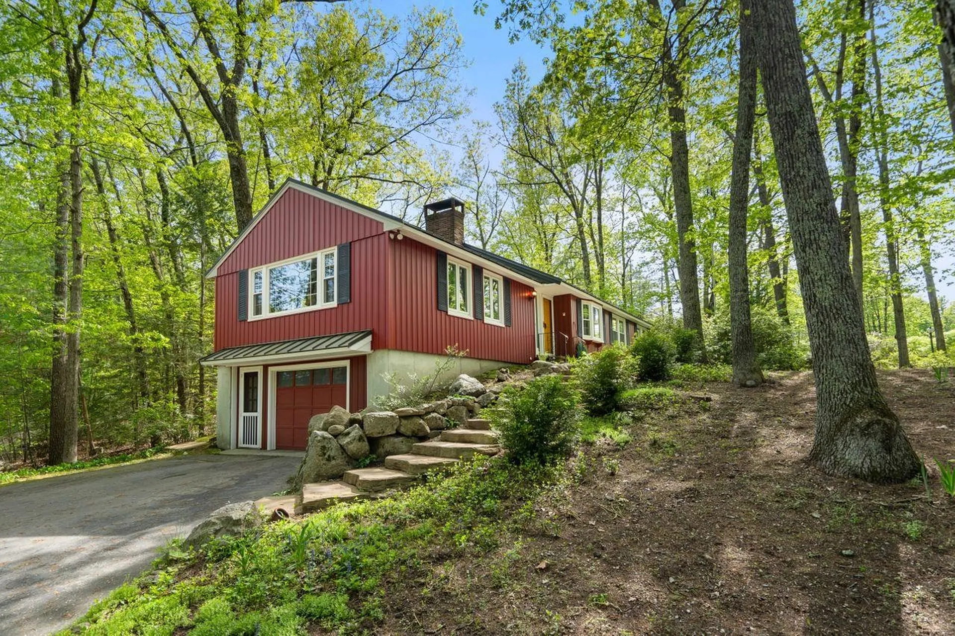 12 Lord Jeffrey Drive Amherst NH 03031