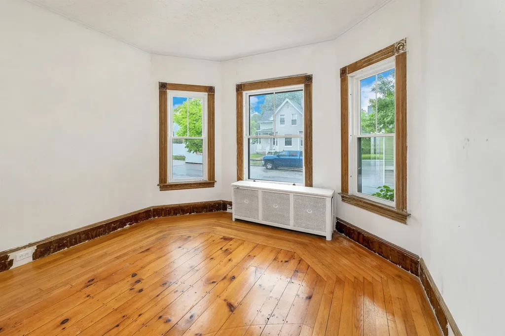 366 Walnut Street Manchester NH 03104