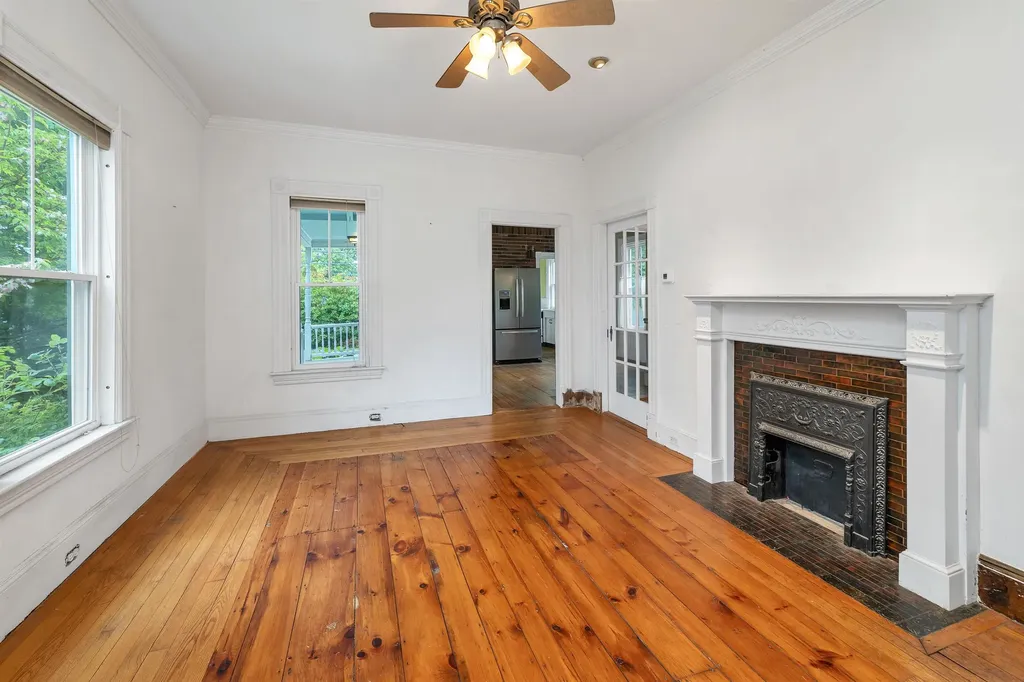 366 Walnut Street Manchester NH 03104