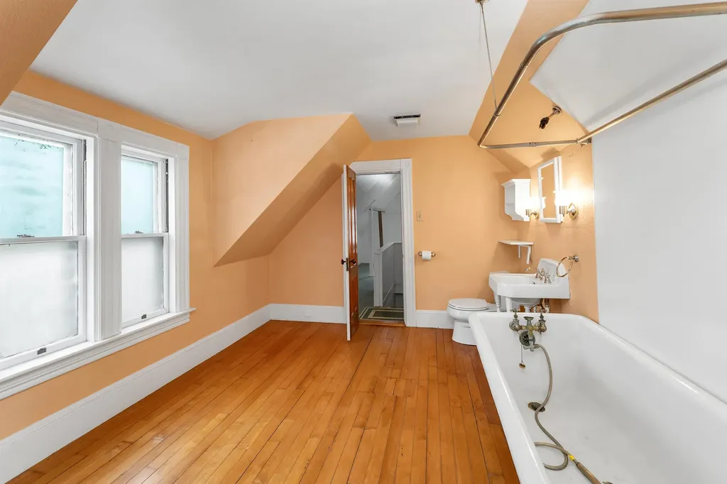 366 Walnut Street Manchester NH 03104