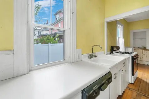 366 Walnut Street Manchester NH 03104