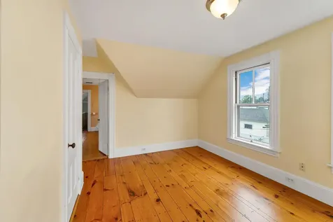 366 Walnut Street Manchester NH 03104