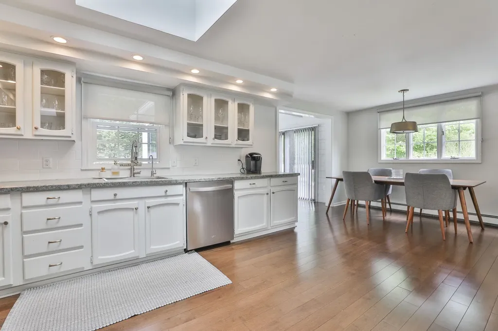 9 Edinburgh Drive Bedford NH 03110