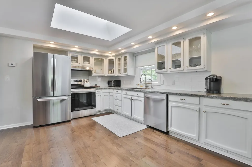 9 Edinburgh Drive Bedford NH 03110