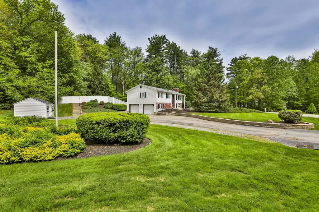 9 Edinburgh Drive Bedford NH 03110