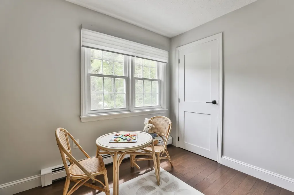 9 Edinburgh Drive Bedford NH 03110