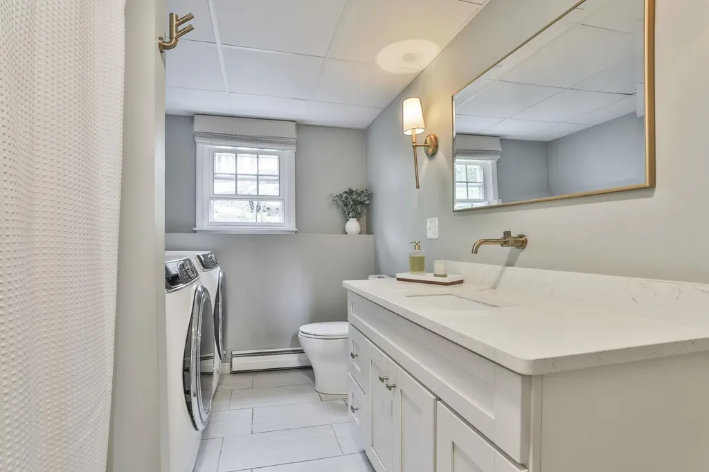 9 Edinburgh Drive Bedford NH 03110