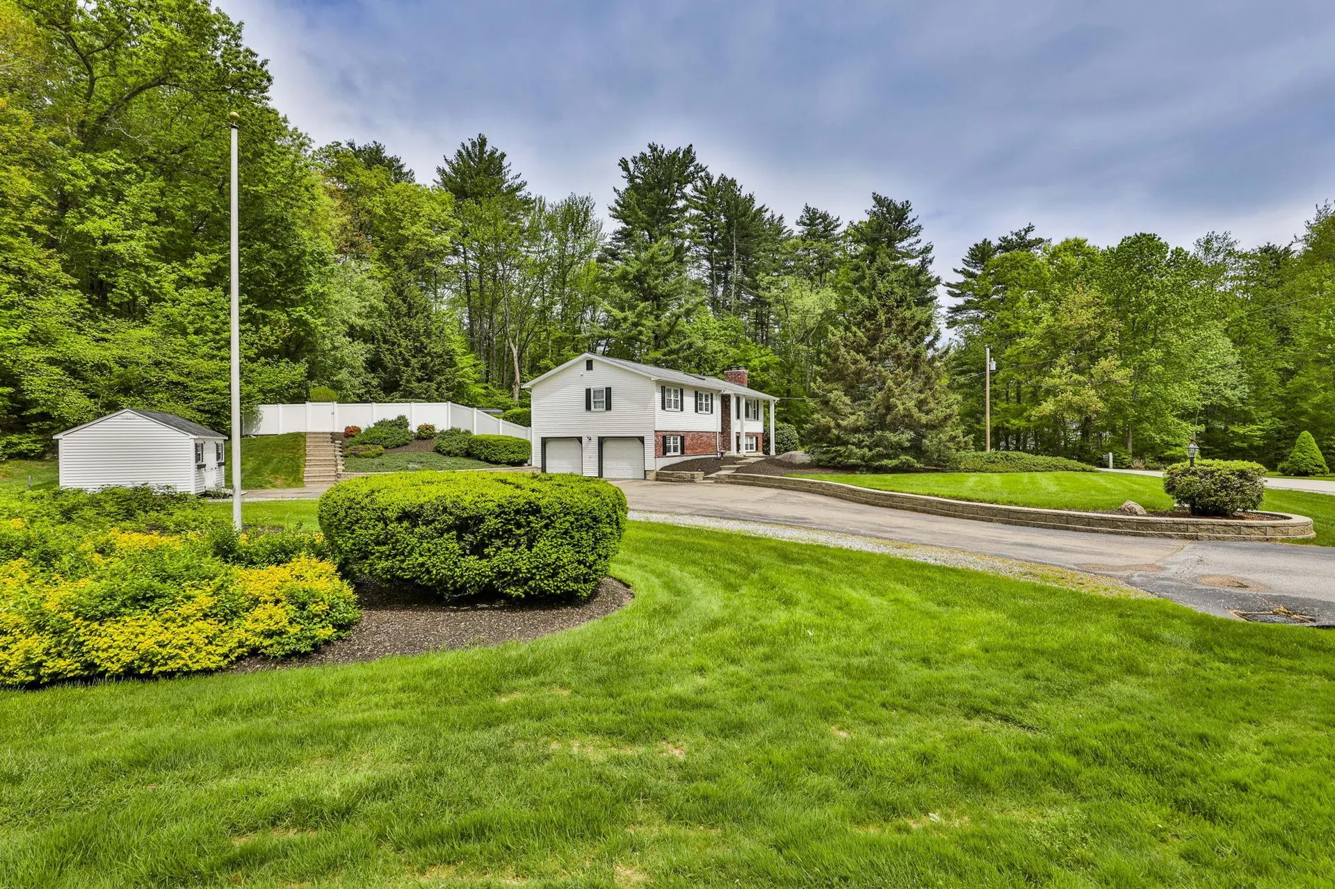 9 Edinburgh Drive Bedford NH 03110