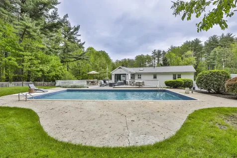 9 Edinburgh Drive Bedford NH 03110