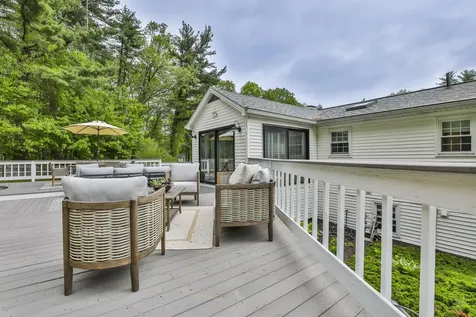 9 Edinburgh Drive Bedford NH 03110