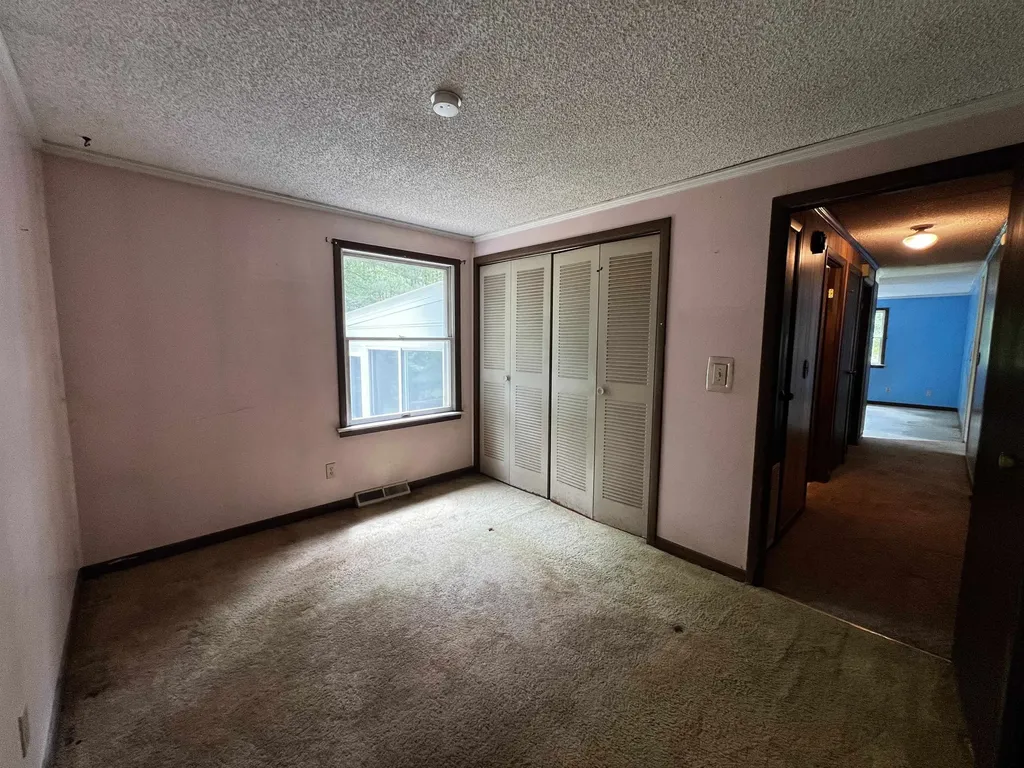 29 Oak Hill Road Hinsdale NH 03451