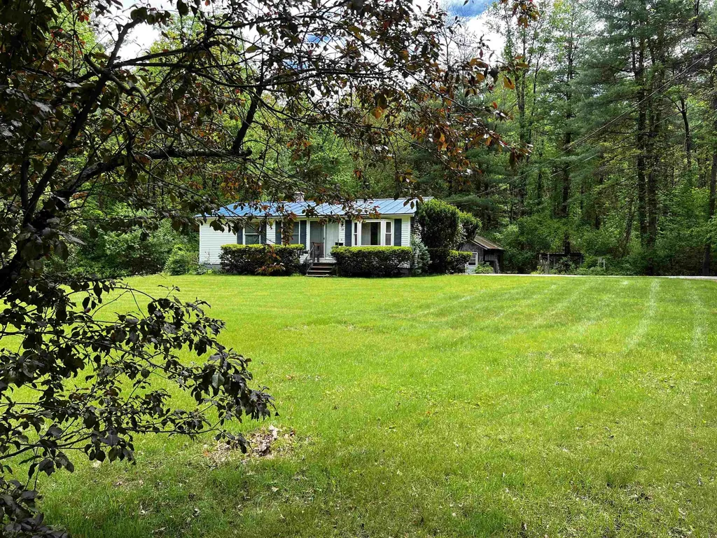 29 Oak Hill Road Hinsdale NH 03451
