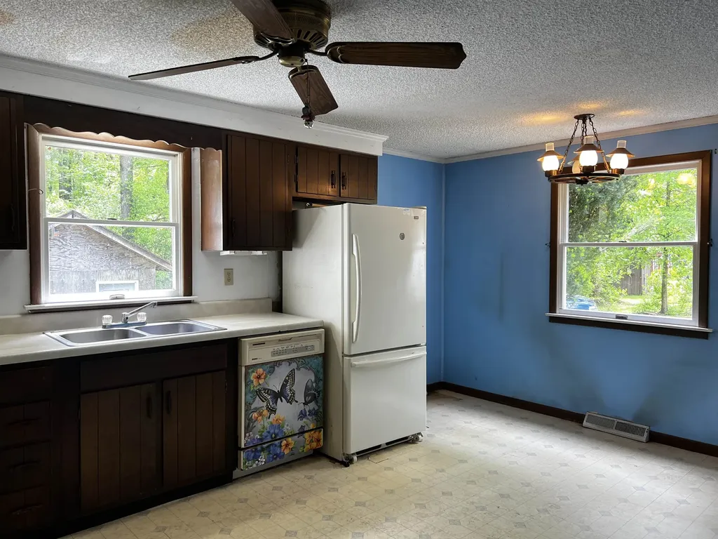 29 Oak Hill Road Hinsdale NH 03451