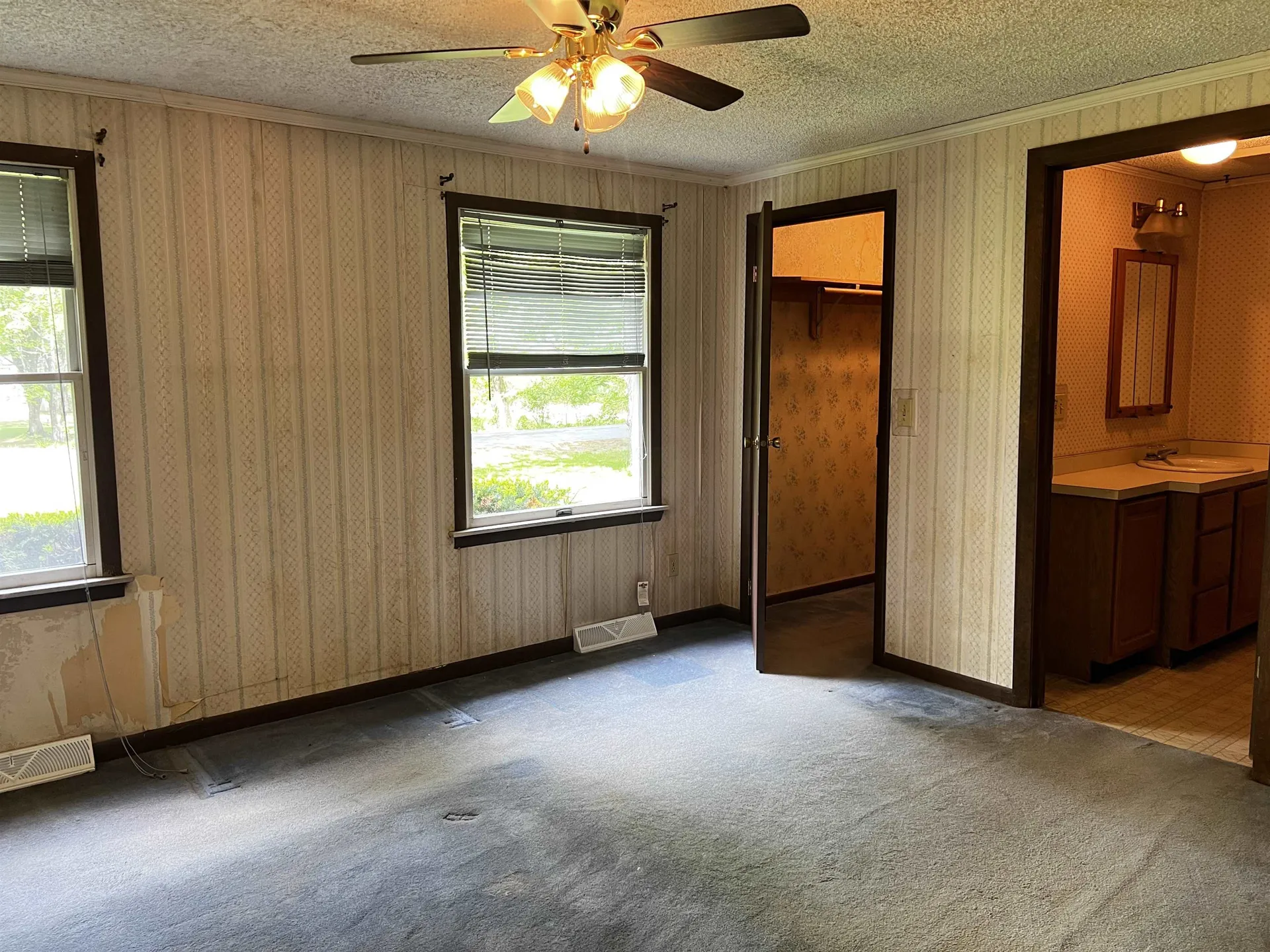 29 Oak Hill Road Hinsdale NH 03451