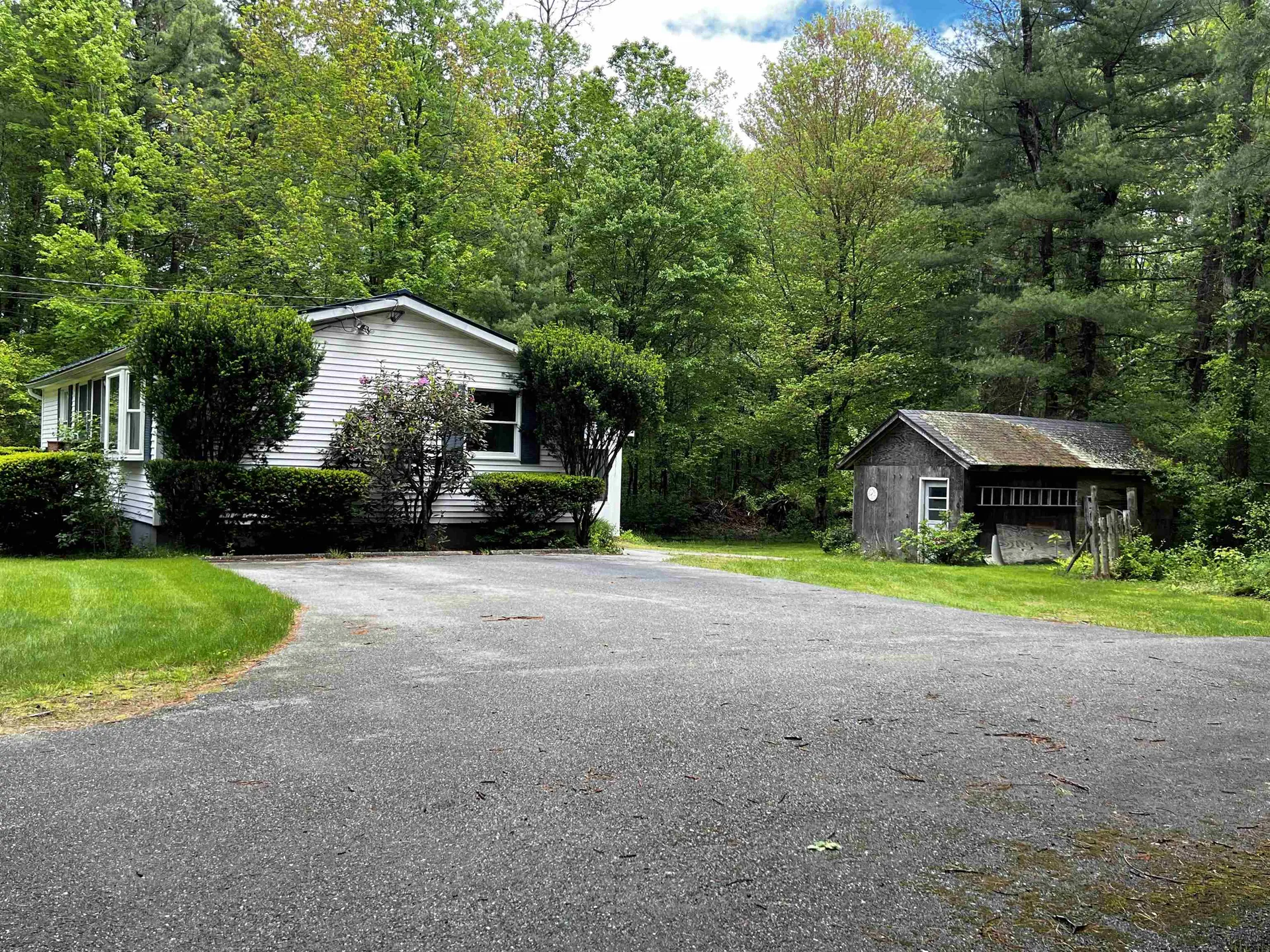29 Oak Hill Road Hinsdale NH 03451