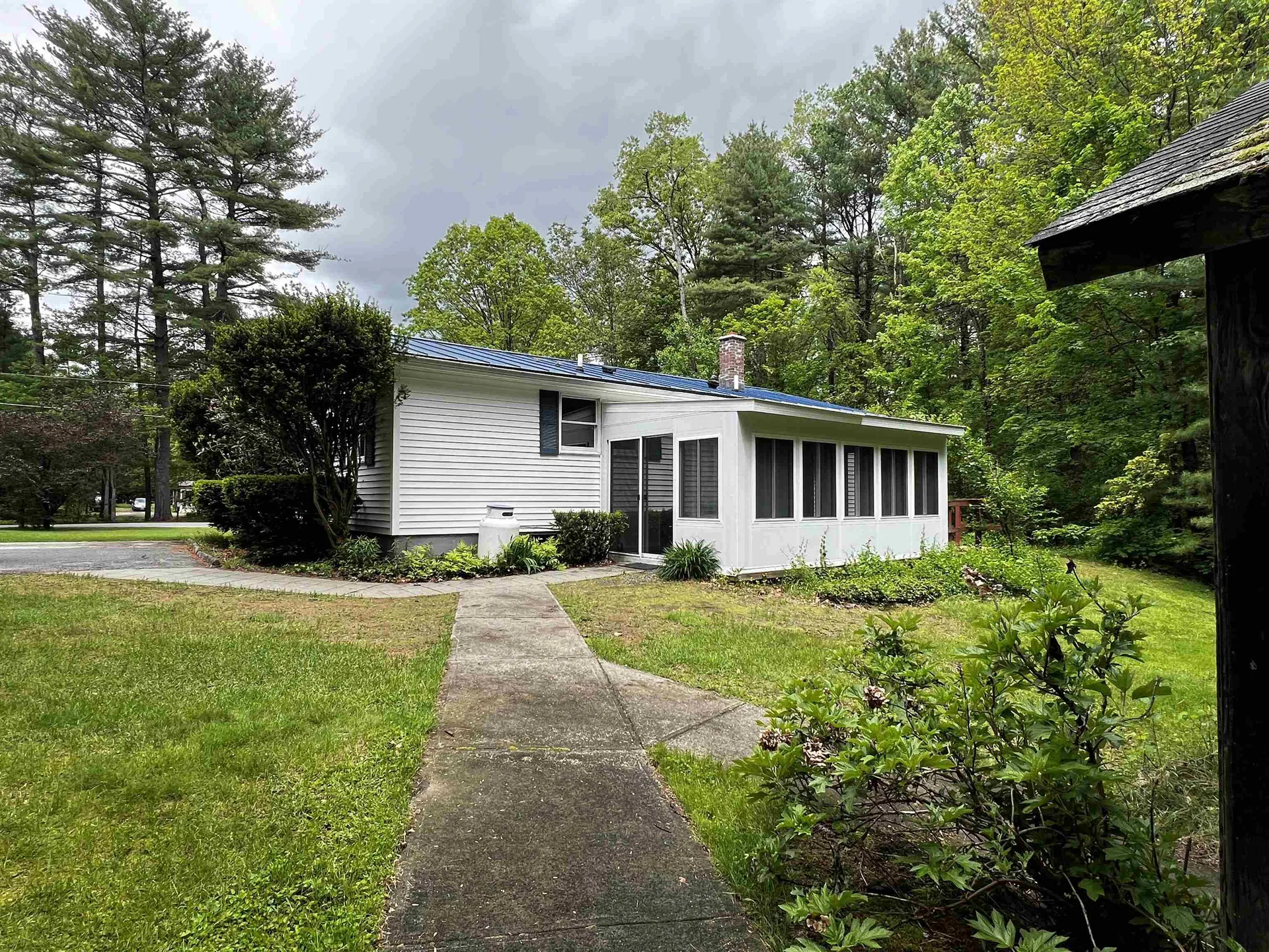 29 Oak Hill Road Hinsdale NH 03451