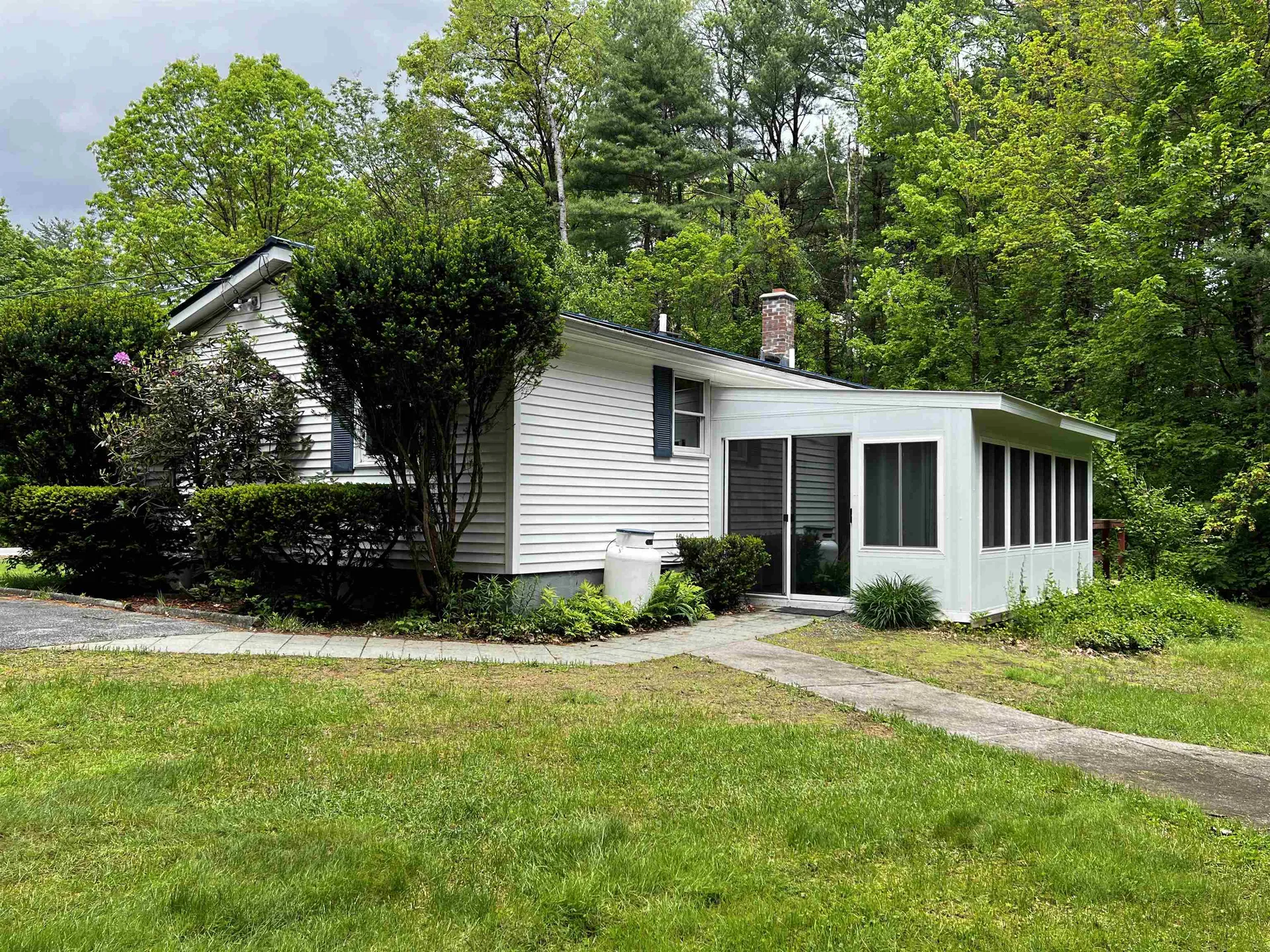29 Oak Hill Road Hinsdale NH 03451