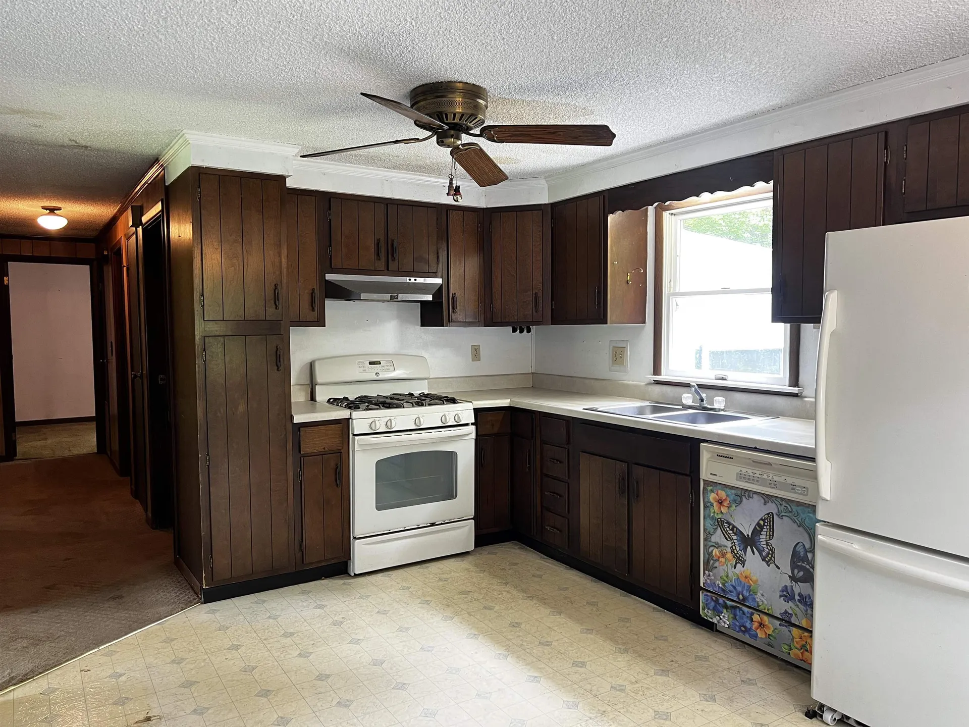 29 Oak Hill Road Hinsdale NH 03451