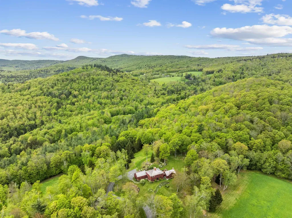 284 Amsden Road Barnard VT 05031