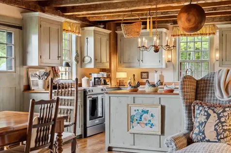 284 Amsden Road Barnard VT 05031