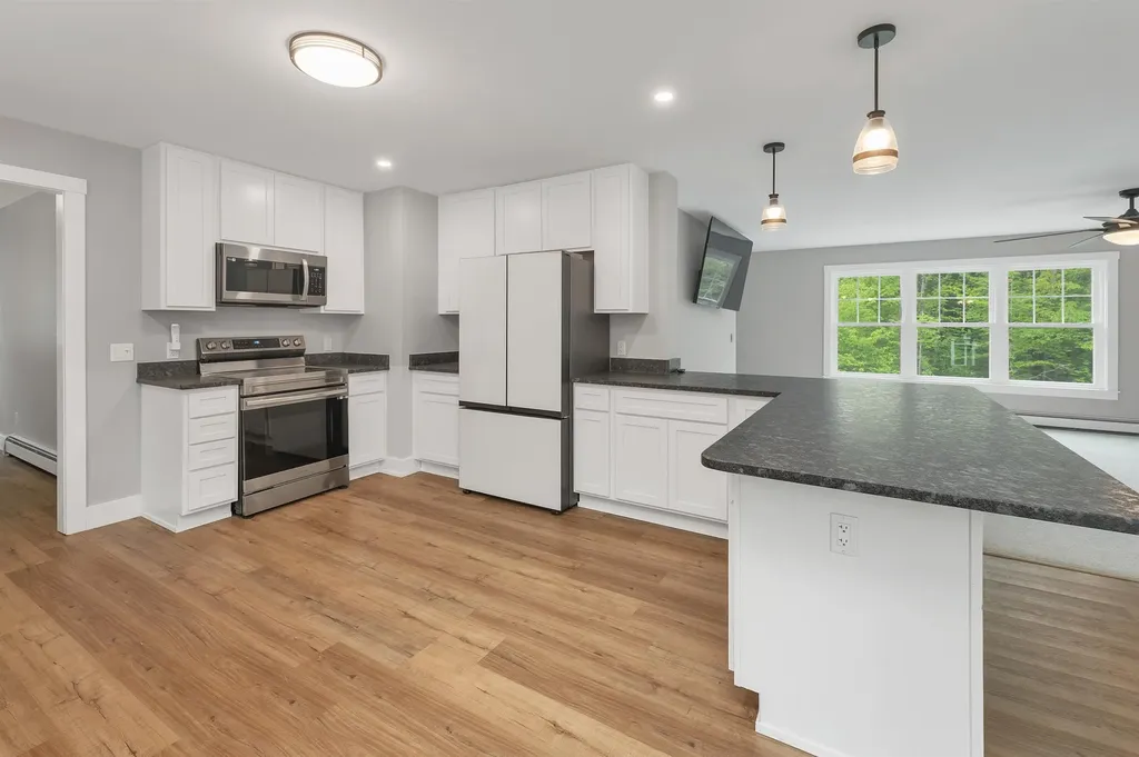 10 Call Road Webster NH 03303