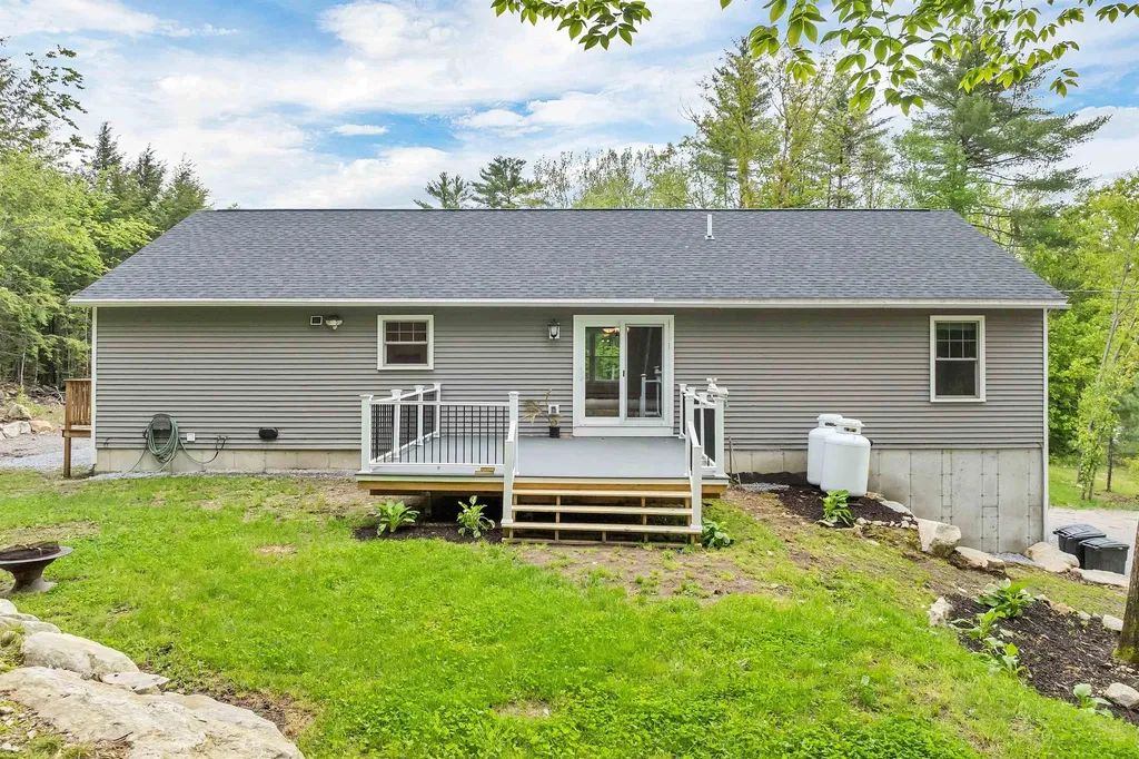 10 Call Road Webster NH 03303