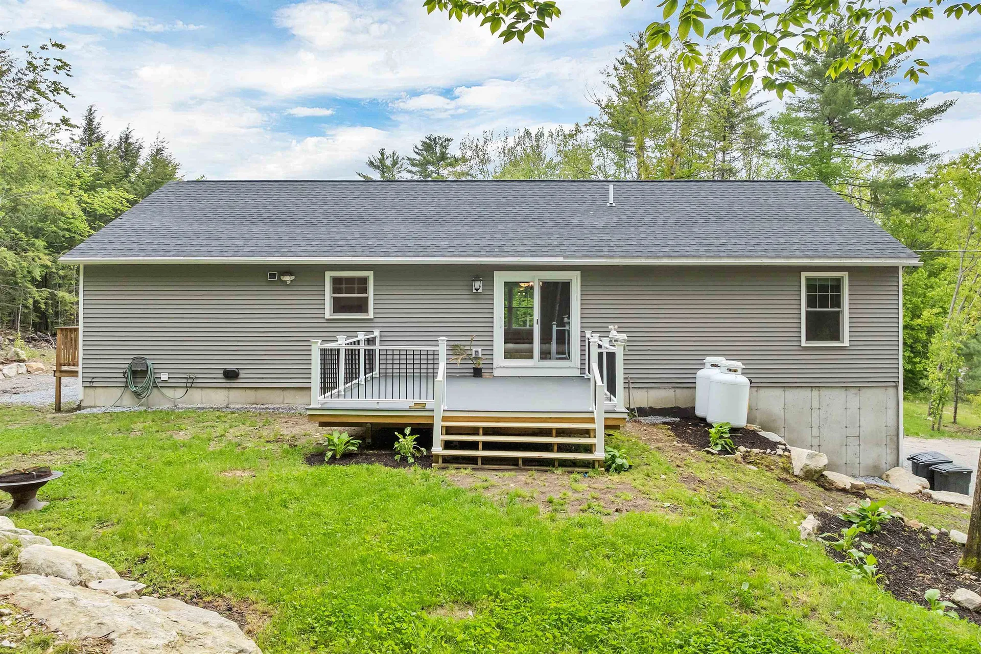 10 Call Road Webster NH 03303