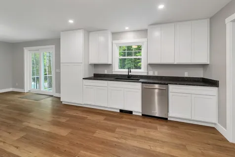 10 Call Road Webster NH 03303