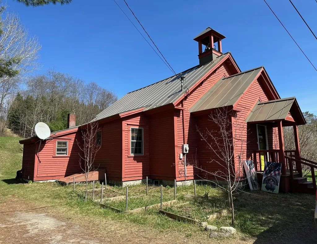 2884 Tampico Road Danville VT 05828