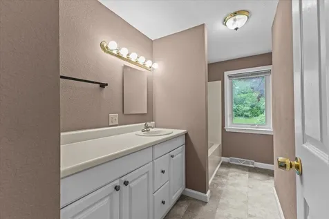 11 Ledgewood Court Middlebury VT 05753