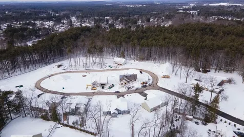 18 Juliana Avenue Nashua NH 03064