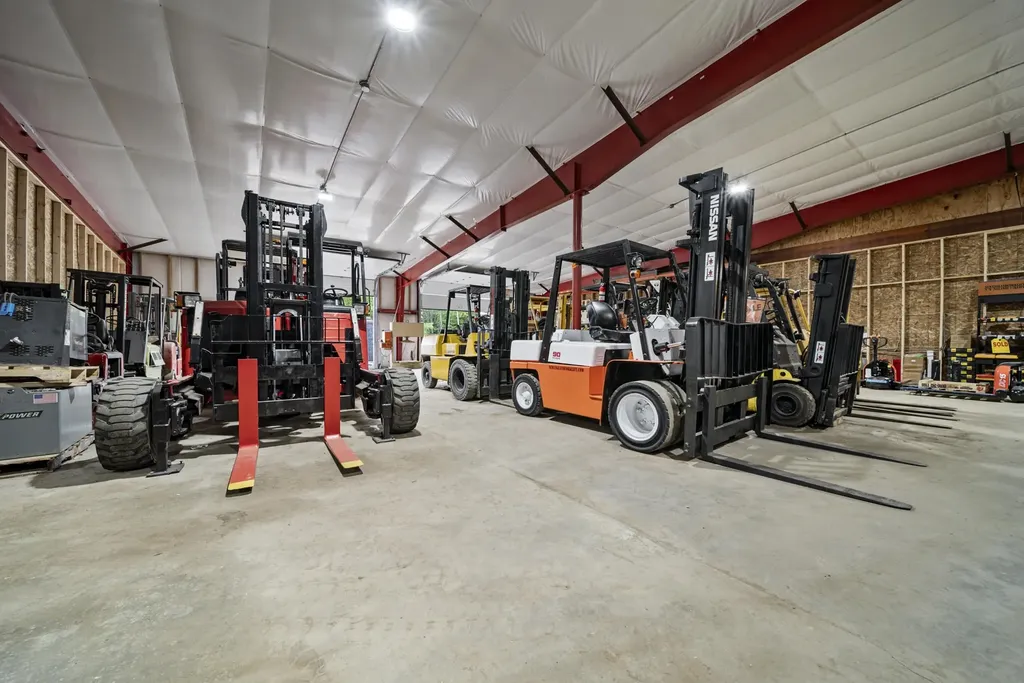 492 West Main Street Hillsborough NH 03244