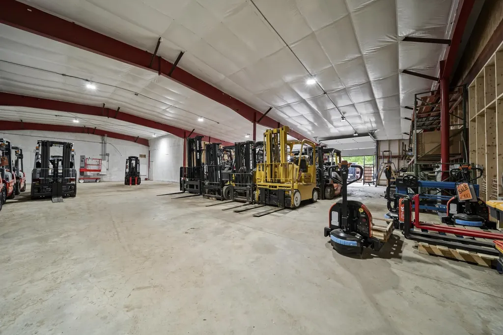 492 West Main Street Hillsborough NH 03244