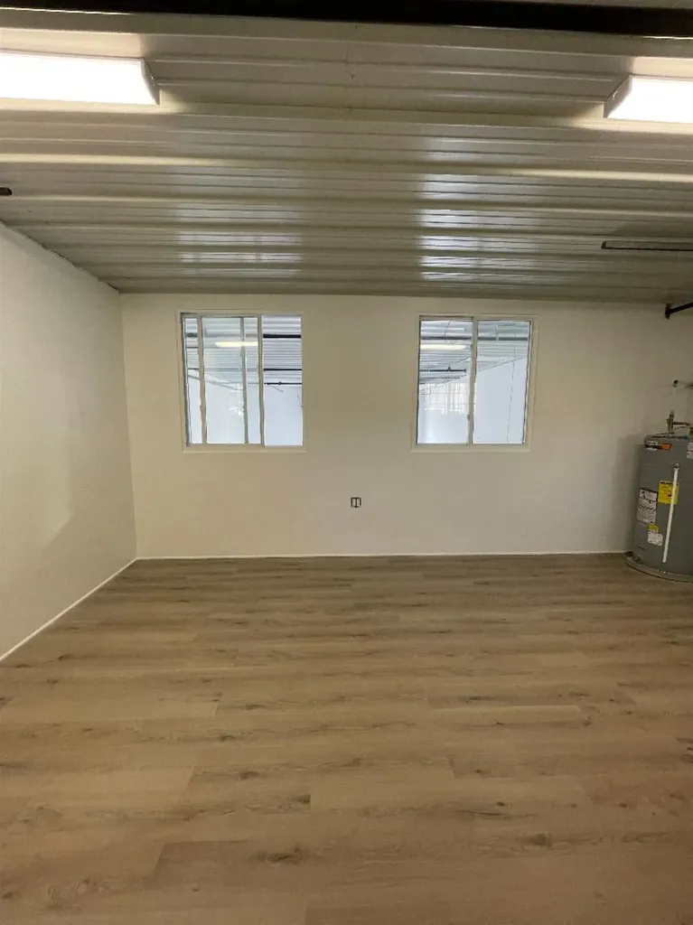 4 Peabody Annex Derry NH 03038